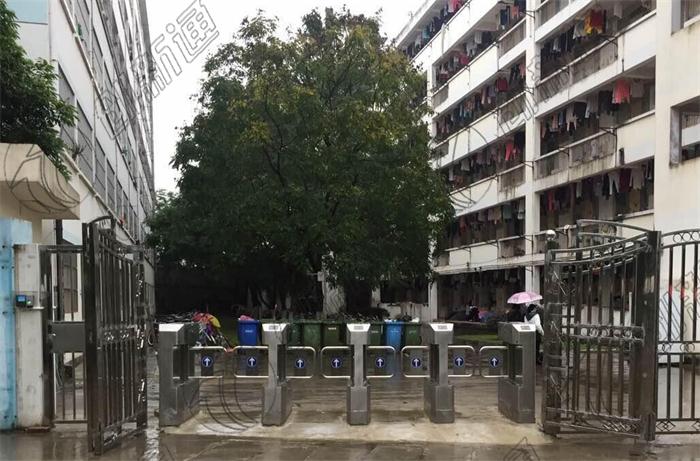 �V��У�@�������ͨ������