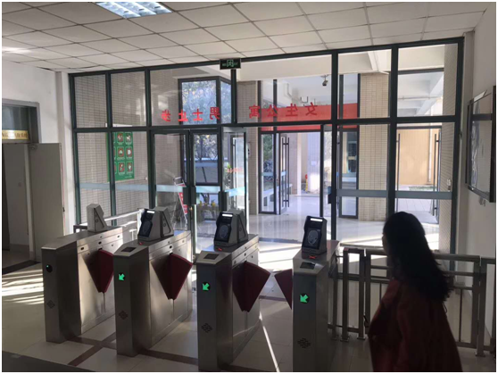 人臉識別閘機(jī)翼閘