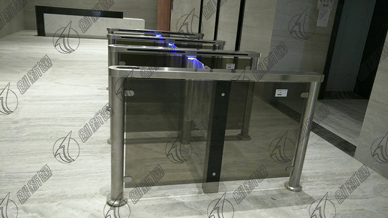 寫字樓速通擺閘側(cè)面展示