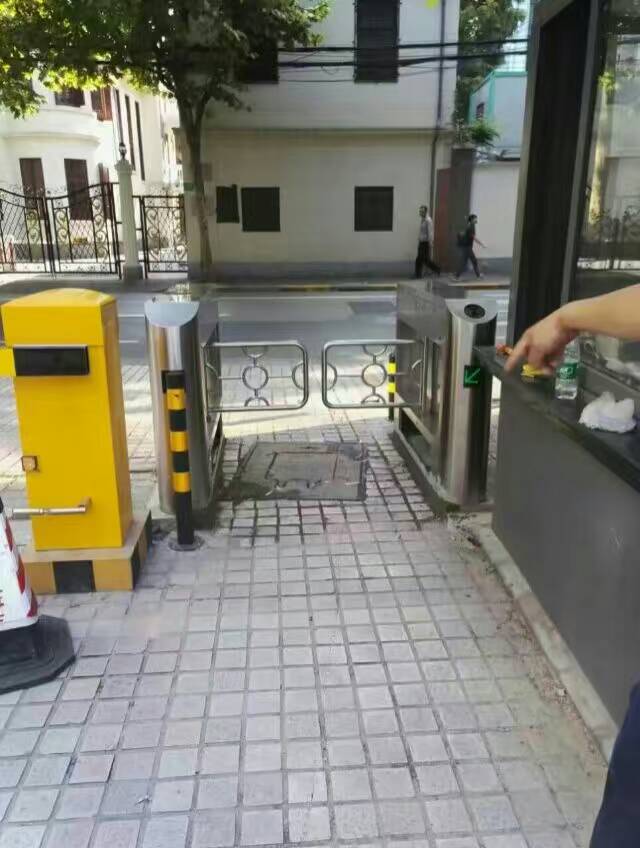 小區(qū)擺閘通電自動關閘