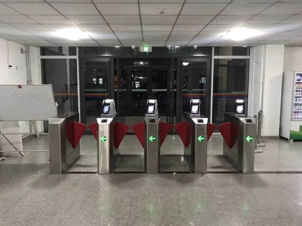 學(xué)校翼閘解決方案，校園翼閘選那家好？中小學(xué)校園閘機(jī)解決方案！